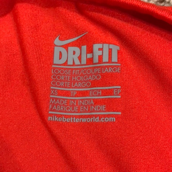 This is a Women’s XS Dri-Fit tank top! - Picture 2 of 3